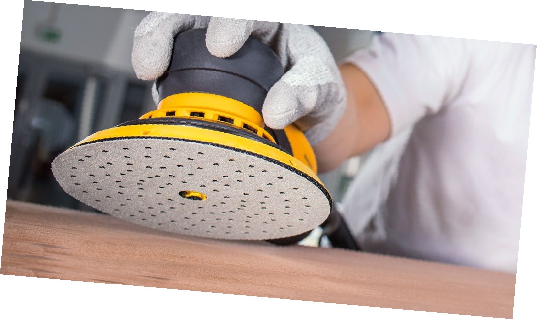 Chà nhám gỗ bằng máy chà nhám ly tâm Mirka và đĩa nhám Abranet